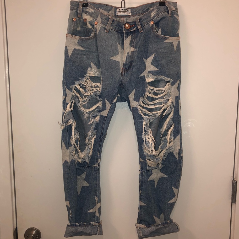 One Teaspoon Distressed Star Print Boyfriend Jeans